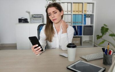 Mobile Neck Syndrome – Effects of Smartphone Usage on Spine Health Person experiencing neck pain due to excessive smartphone usage